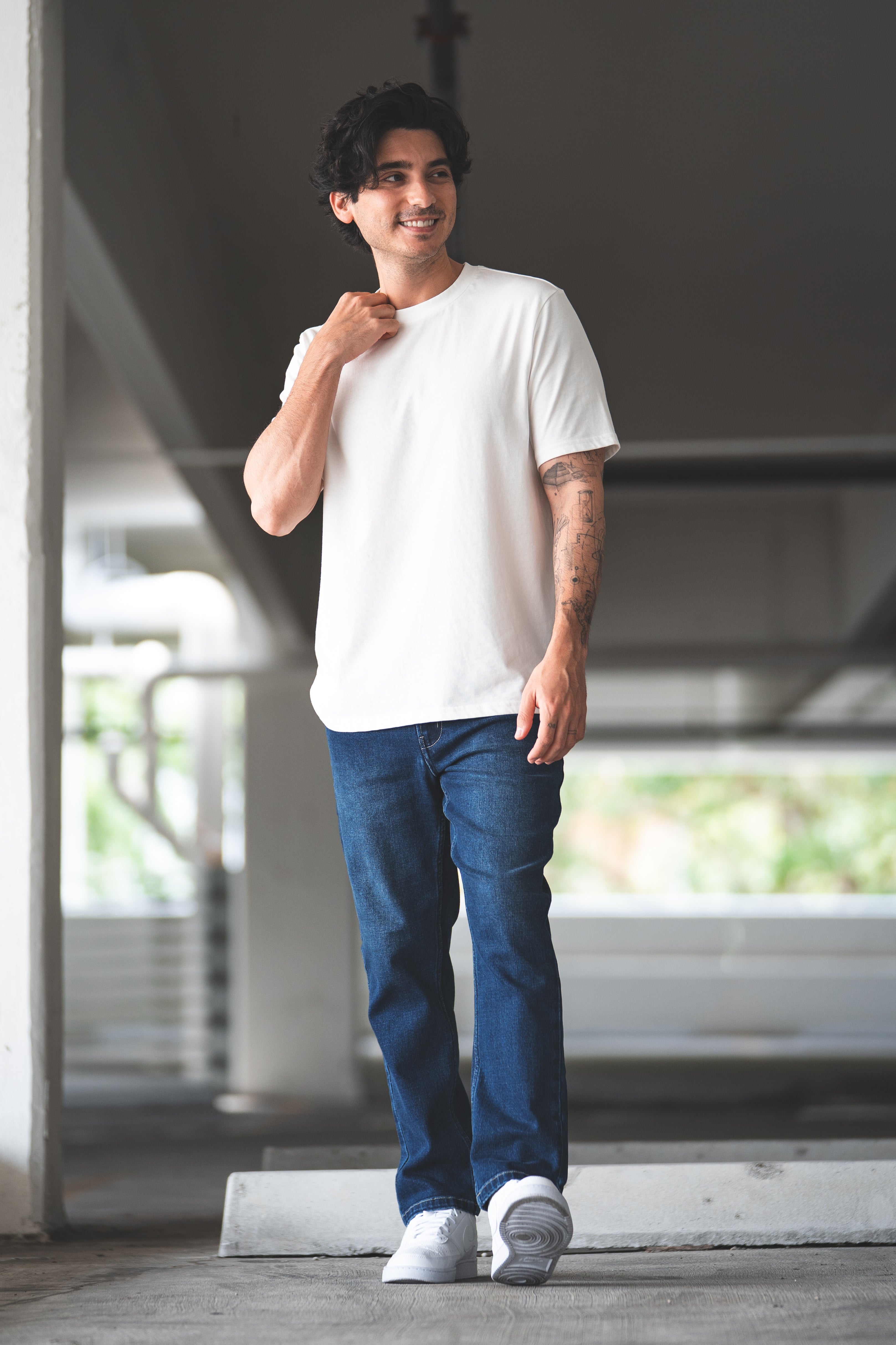 Straight Fit Stretch Jeans Medium Wash