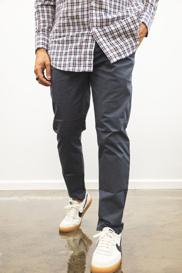Lightweight Stretch Chino Charcoal